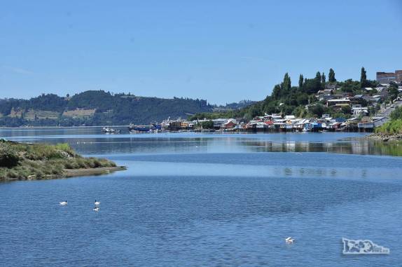 A bela baía de Castro, a capital e maior cidade da ilha de Chiloé, no sul do Chile